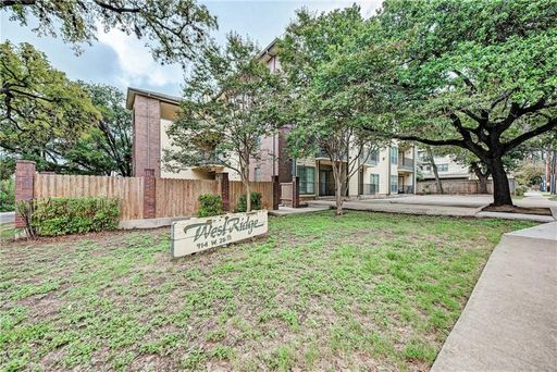 IMMEDIATE MOVE IN - 2 bed 2 bath – photo 1