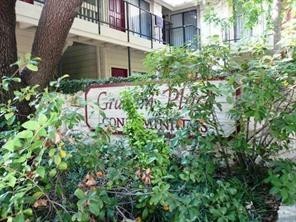 Austin House: 708 Graham Place #204