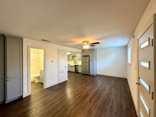 2/1 Duplex in the HOT Mueller Area – photo 1