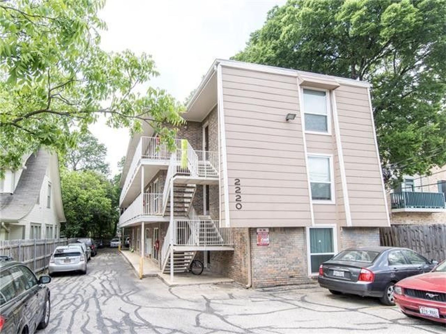 Austin House: 2220 Leon #202