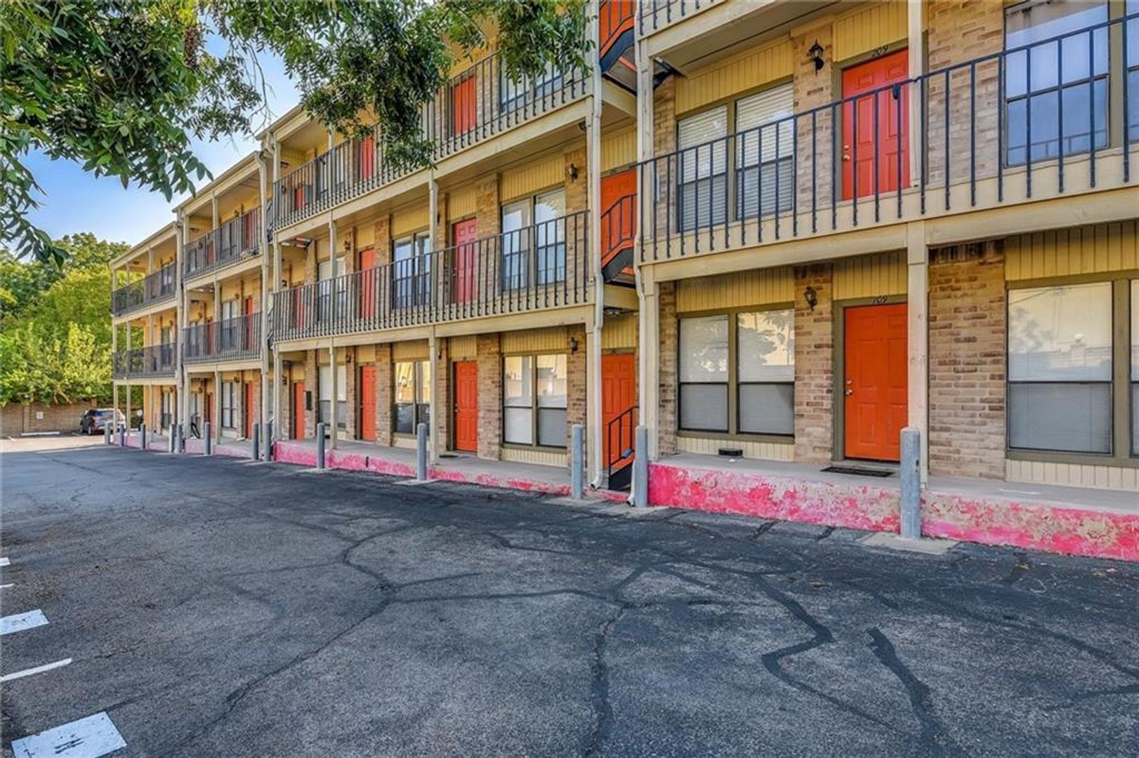 Austin Condo: 3000 Guadalupe #102