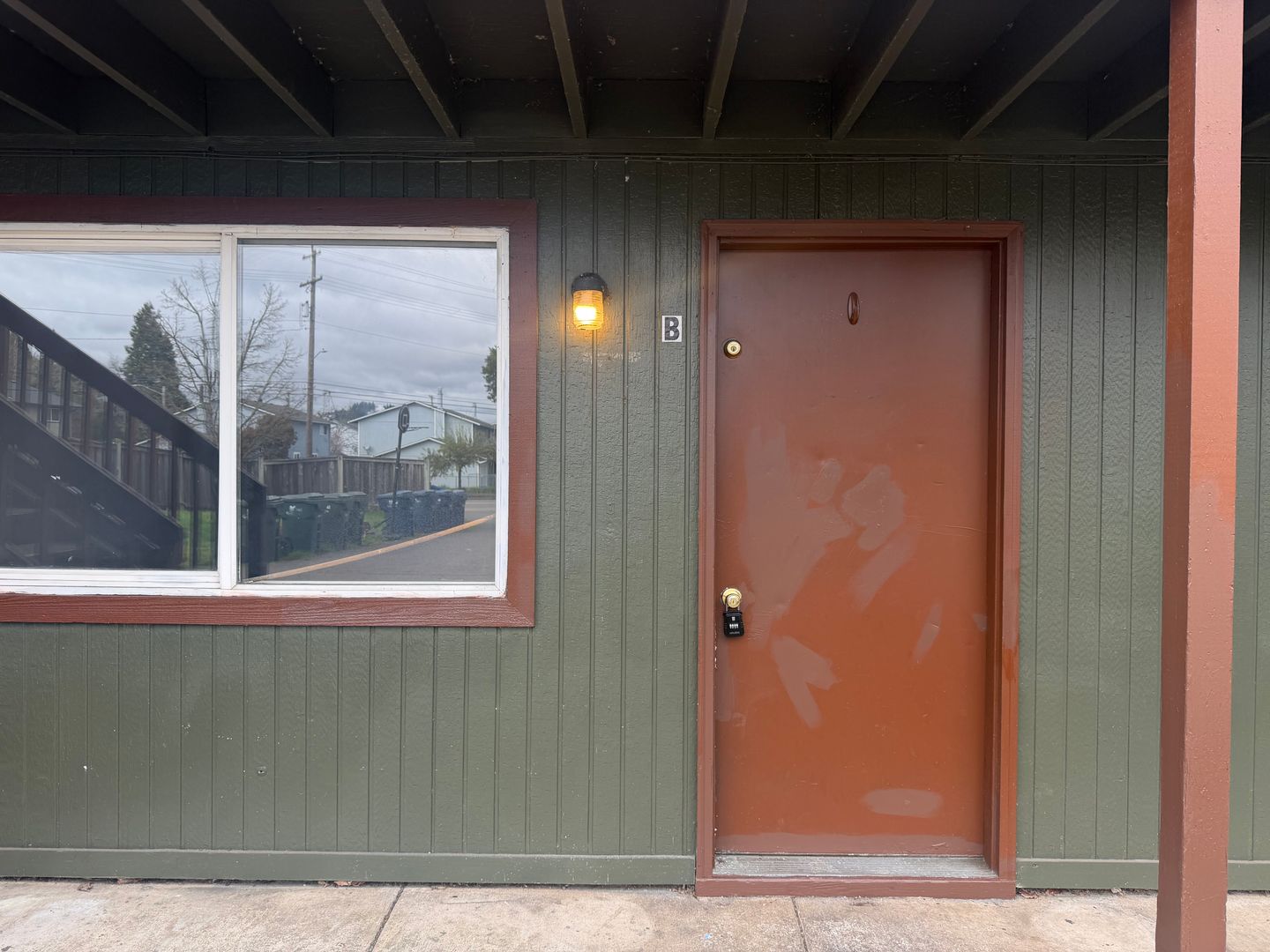 Springfield Apartment: 520 S. 42nd