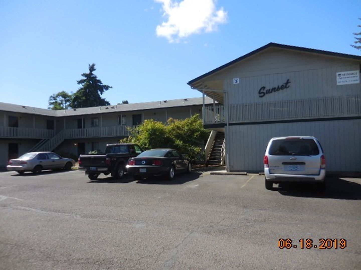 Eugene Apartment: Sunset Apartments