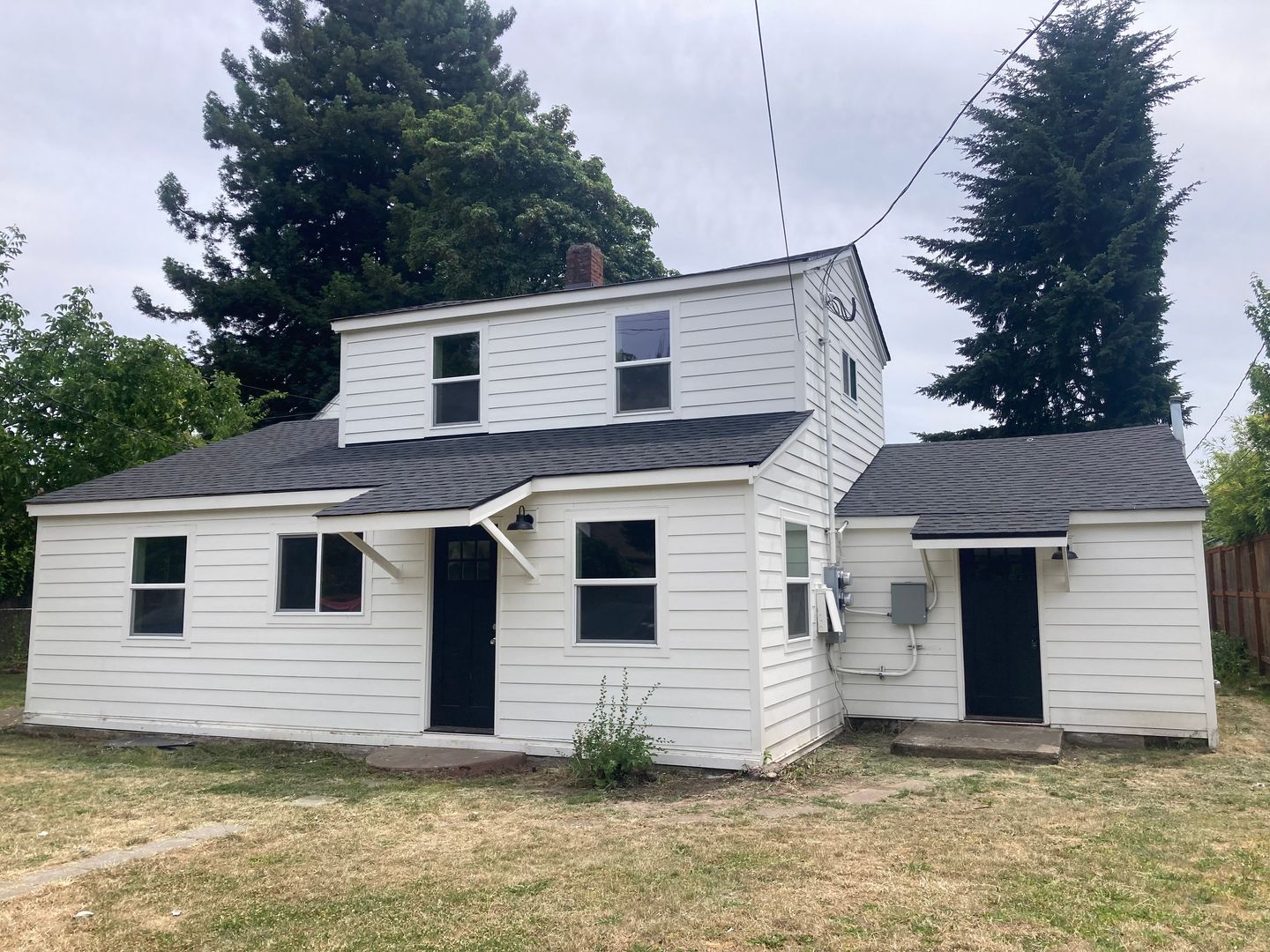 Eugene Apartment: 330 Howard Ave.