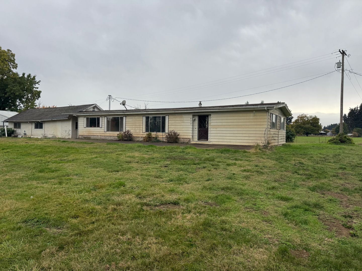 Eugene House: 650 Delay Dr.