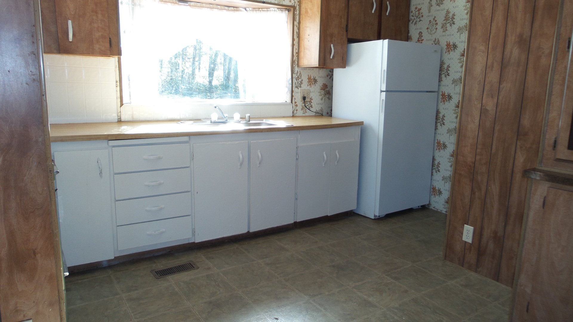 Dexter House: 38975 Rogers Lane