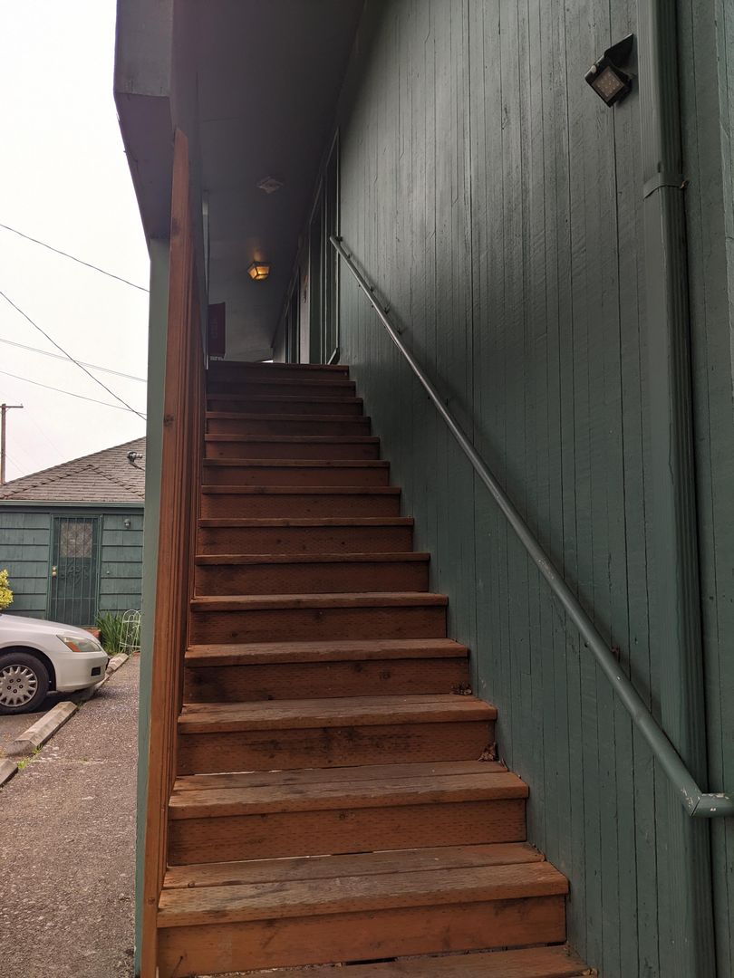 Springfield Apartment: 5th & G Street