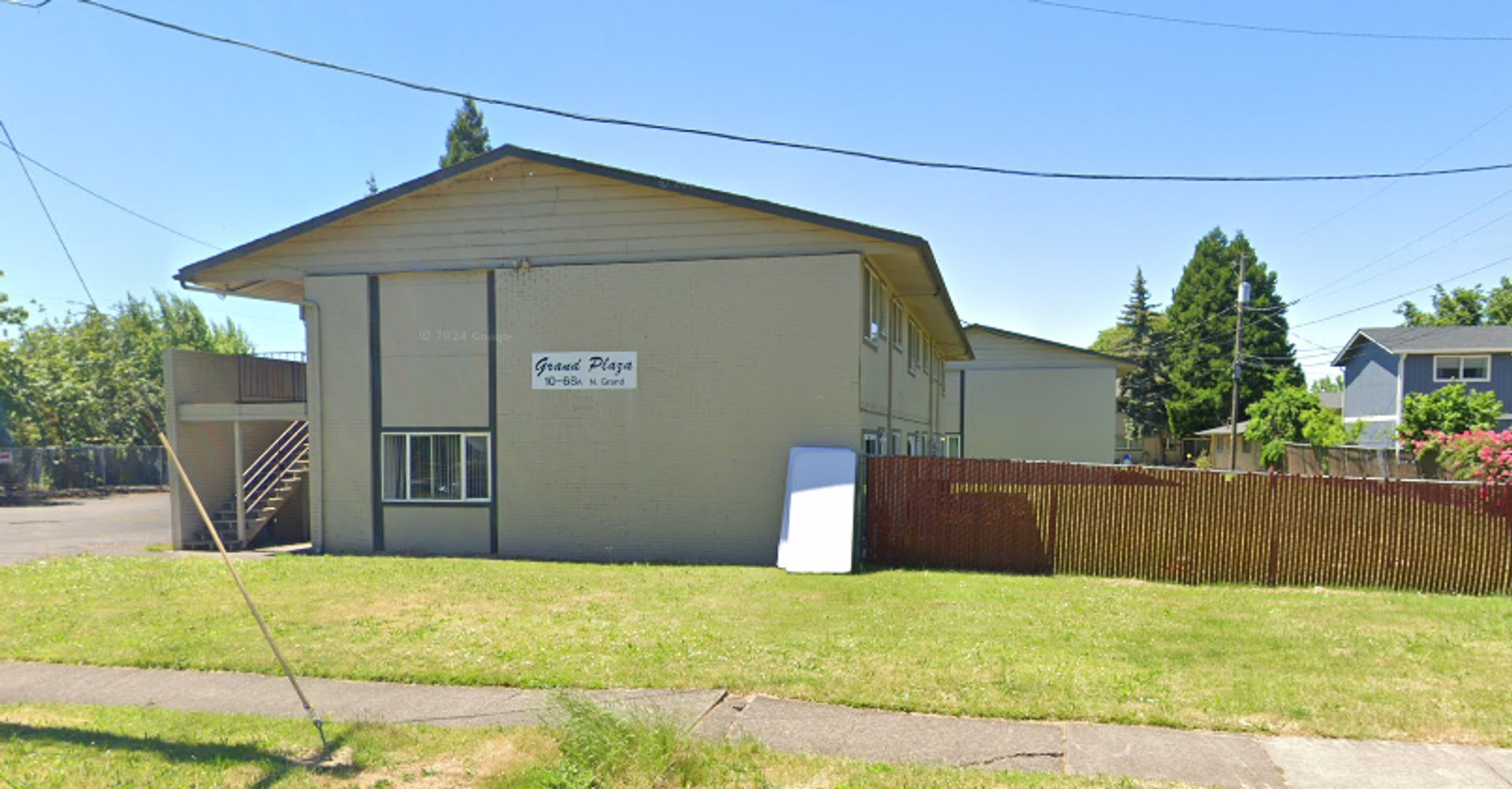 Eugene Apartment: 10-68A N Grand St