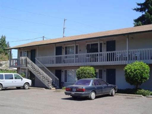 Pine Ridge Apartments – photo 1