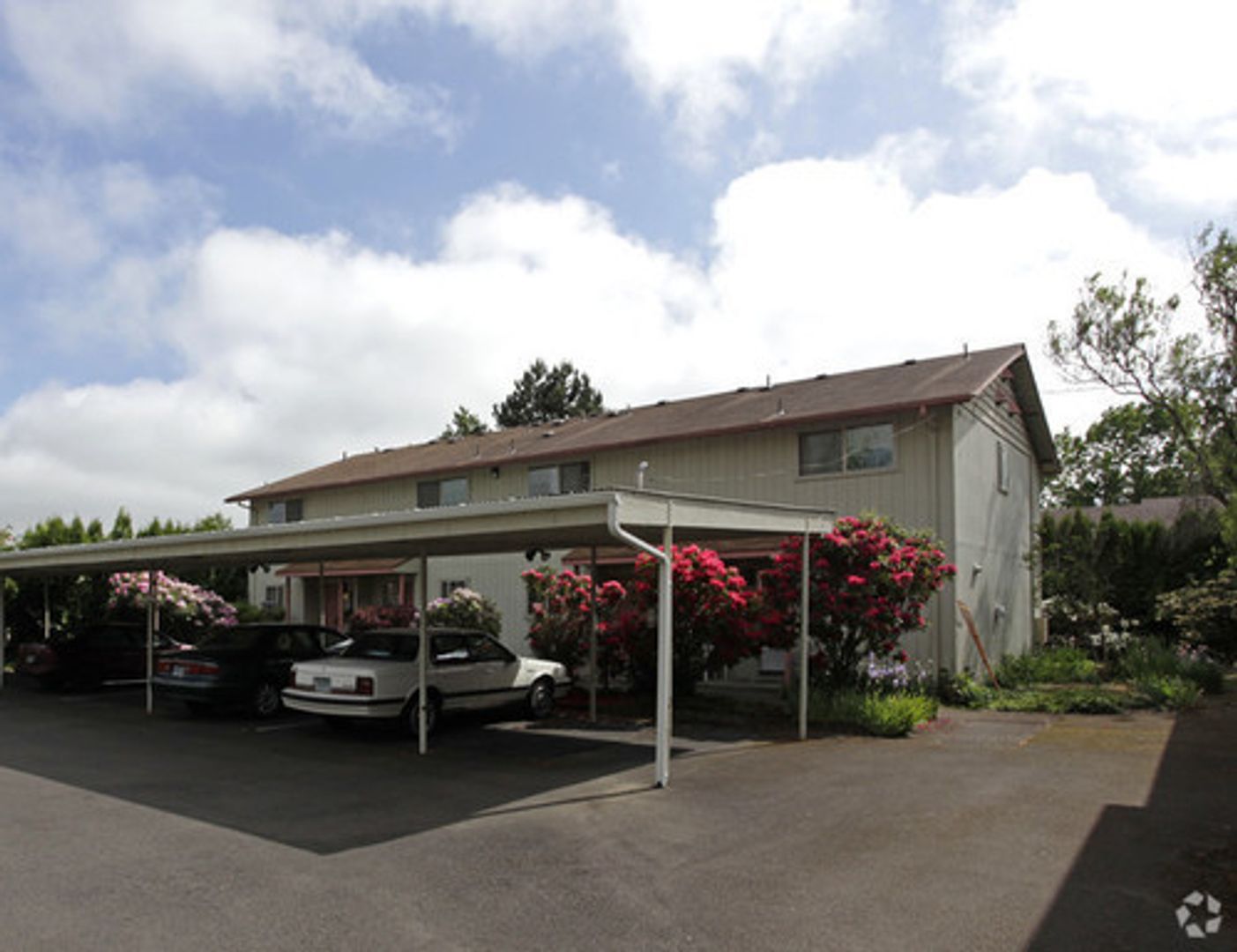 Eugene Apartment: 2365 Cal Young Road