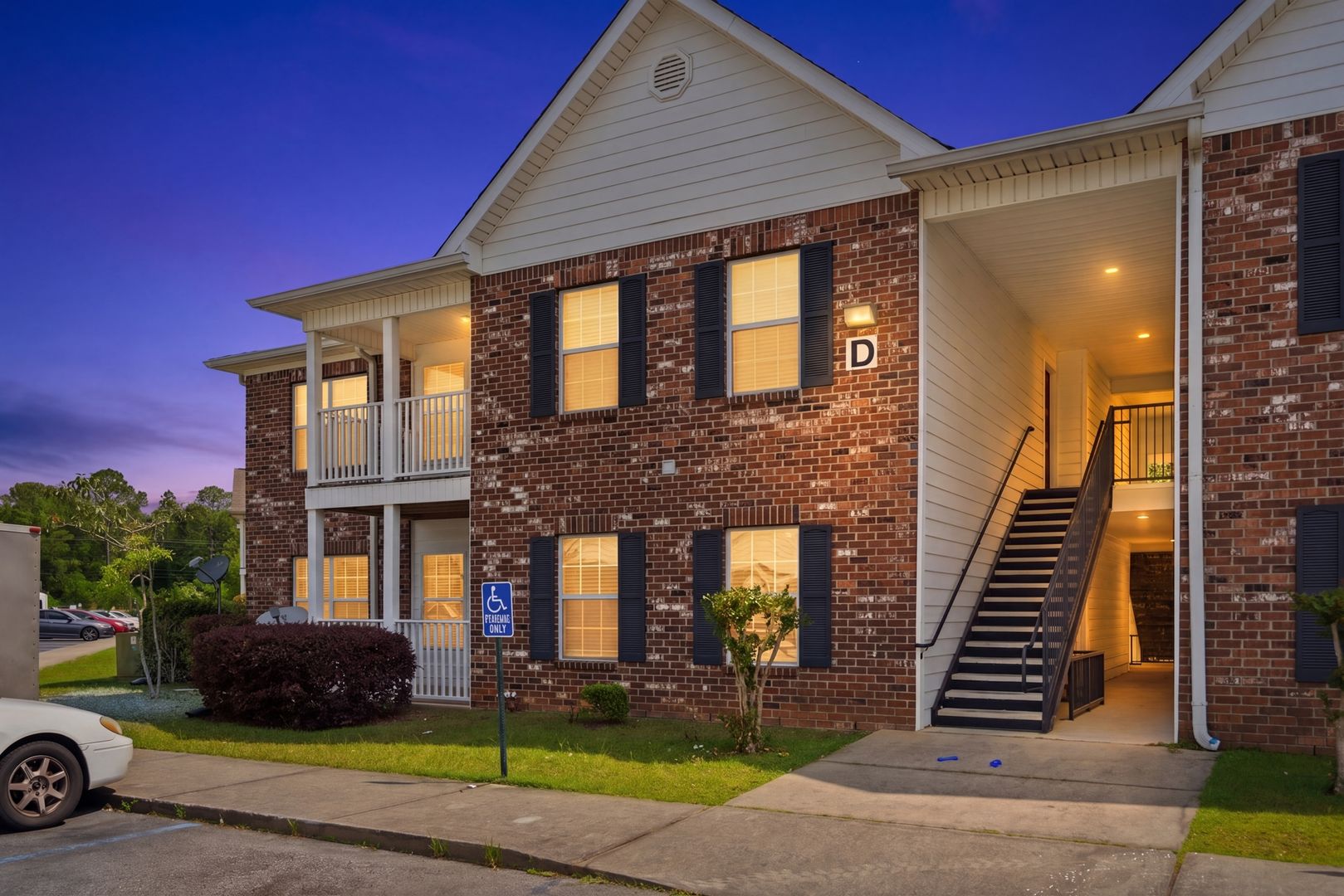 Gautier Apartment: 1919 Martin Bluff Rd.