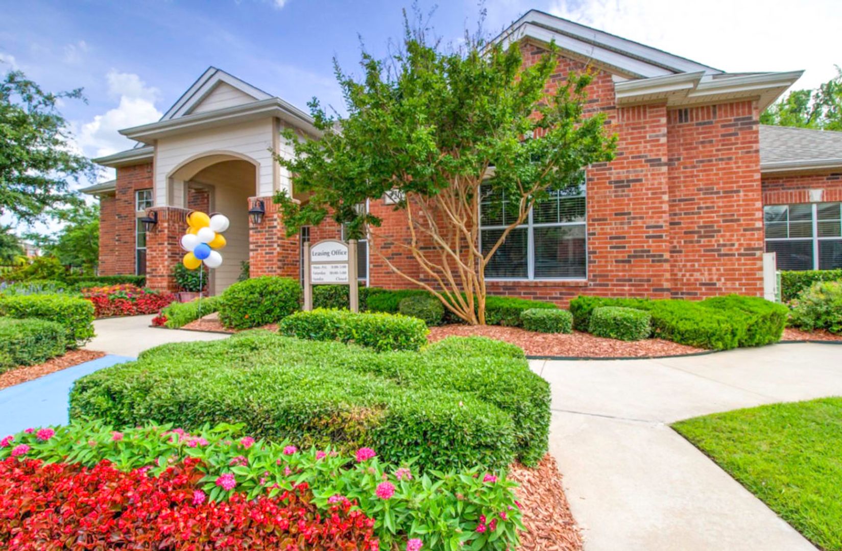 Dallas Apartment: 220 W. Overton Rd.,