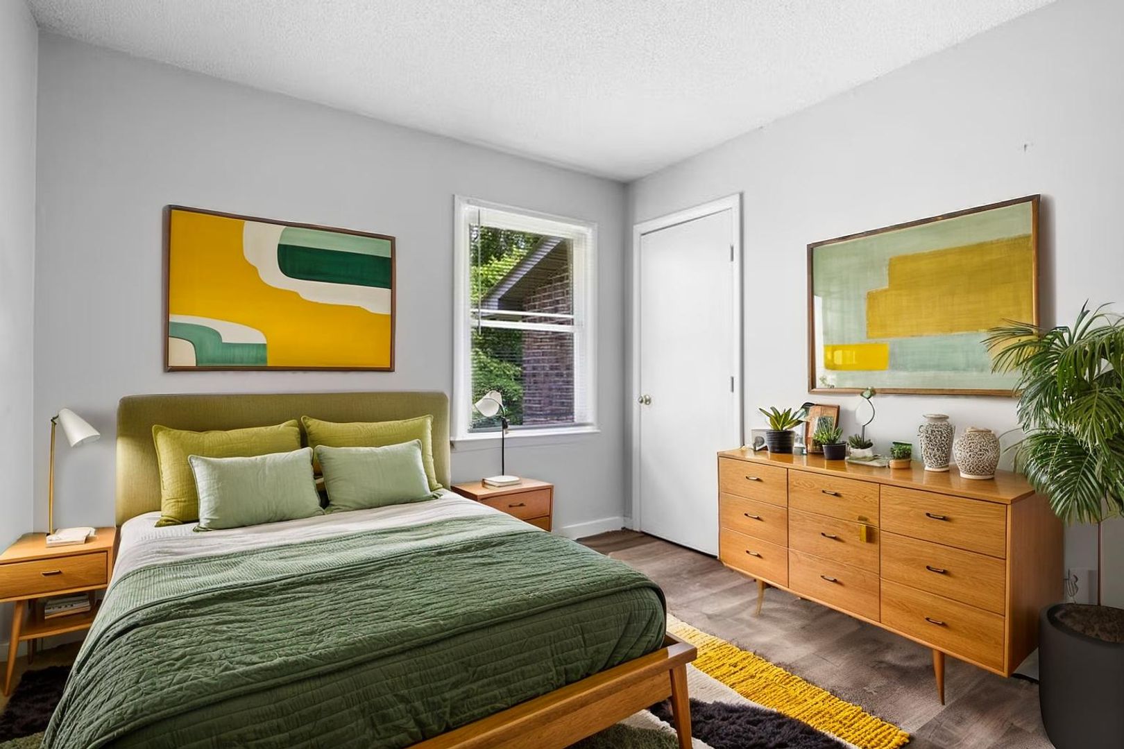 Warrenton Apartment: Warrenton Village Drive