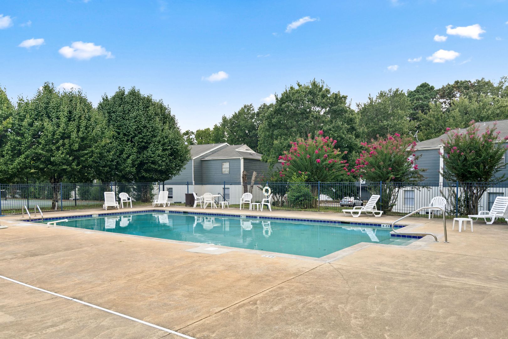 Pool at The Woodford (3 of 5)