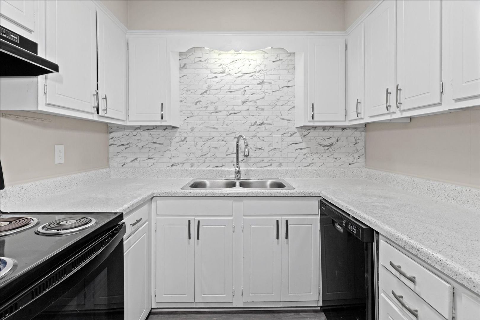 Chateau Apartments 3 of 15