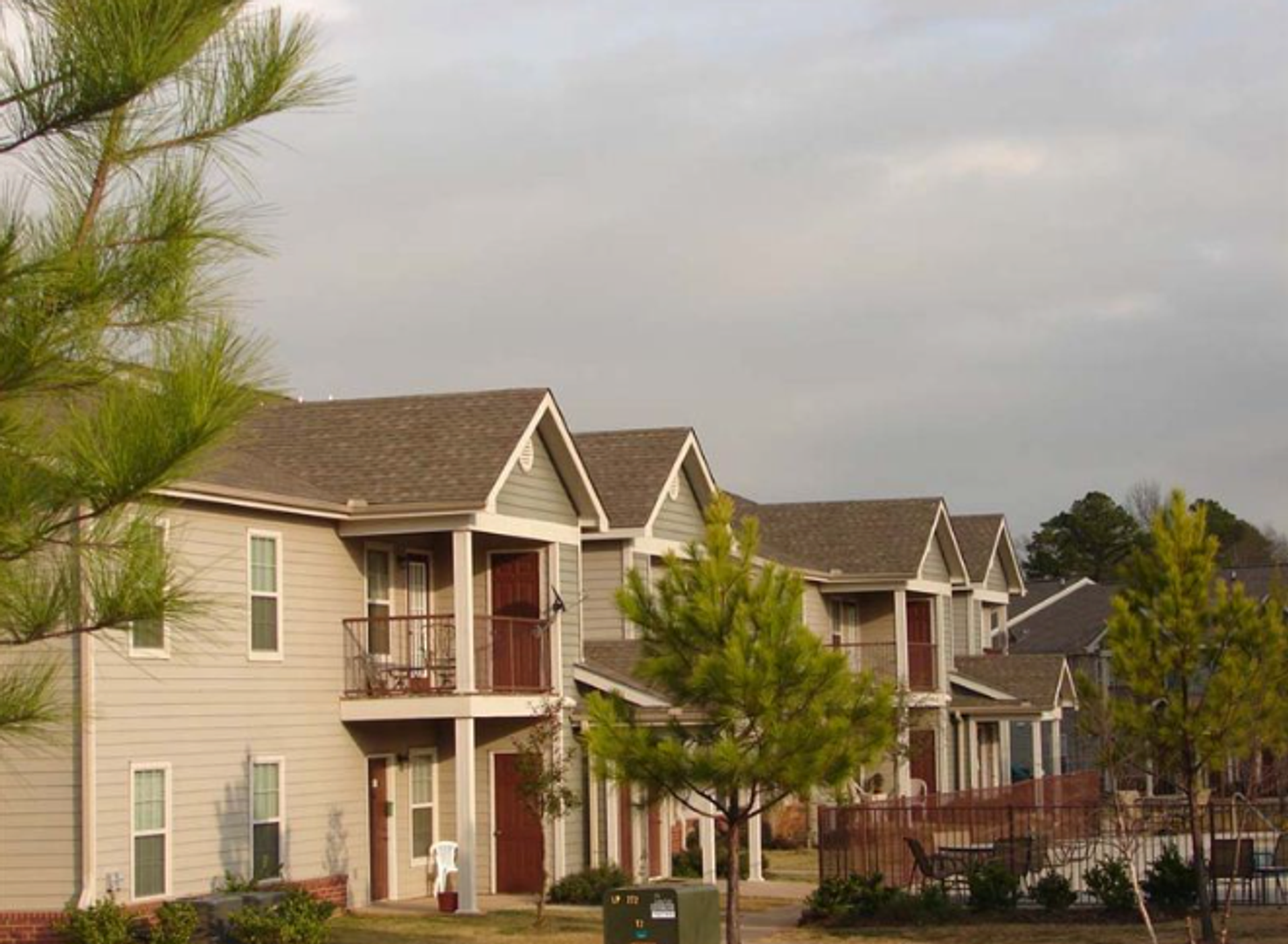 Longview Apartment: 200 Bostic Dr.