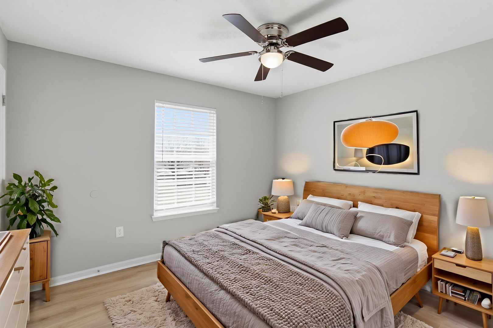 Leesburg Apartment: 185 La Rue Finis