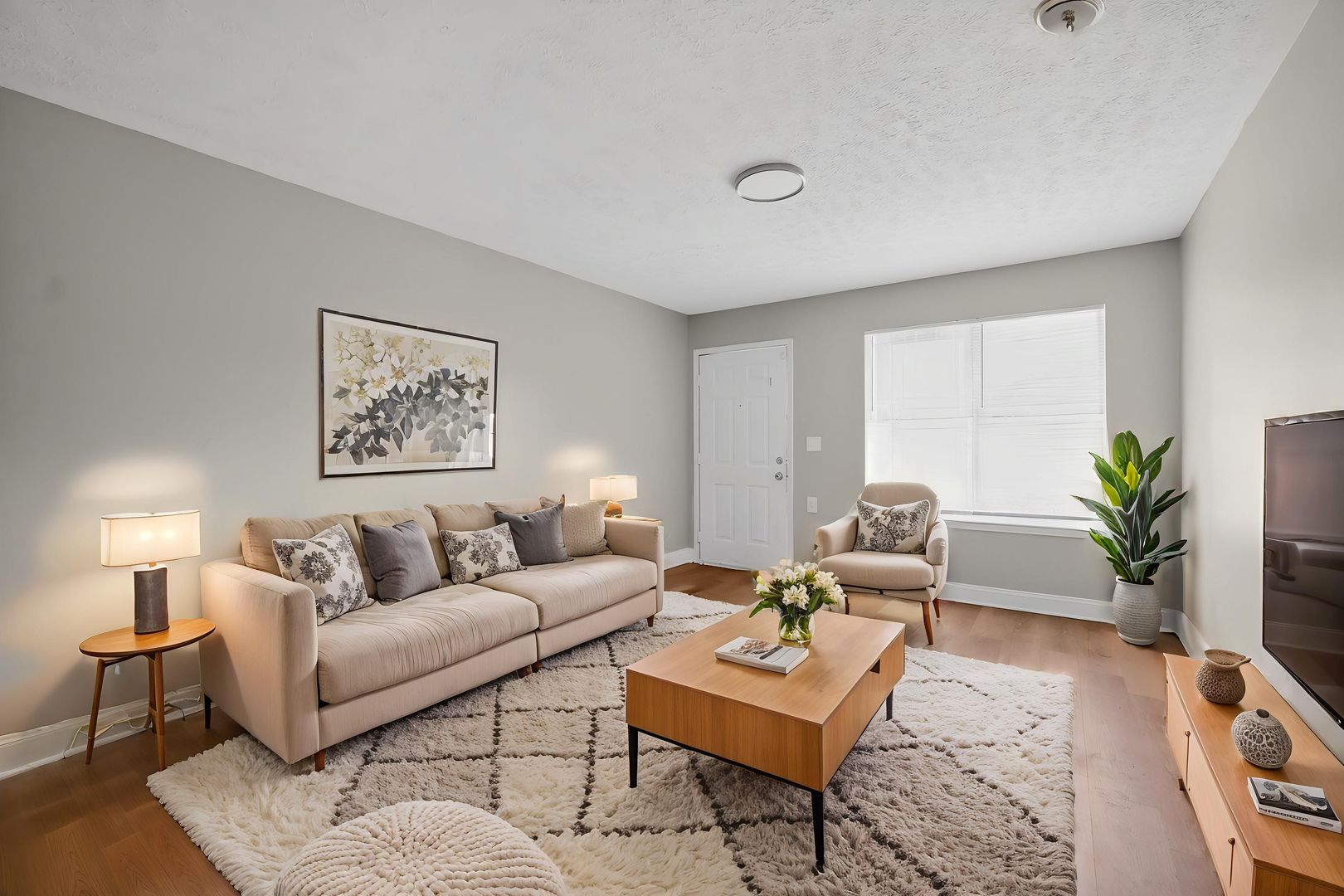 Eutaw Apartment: 31 Raintree Dr.