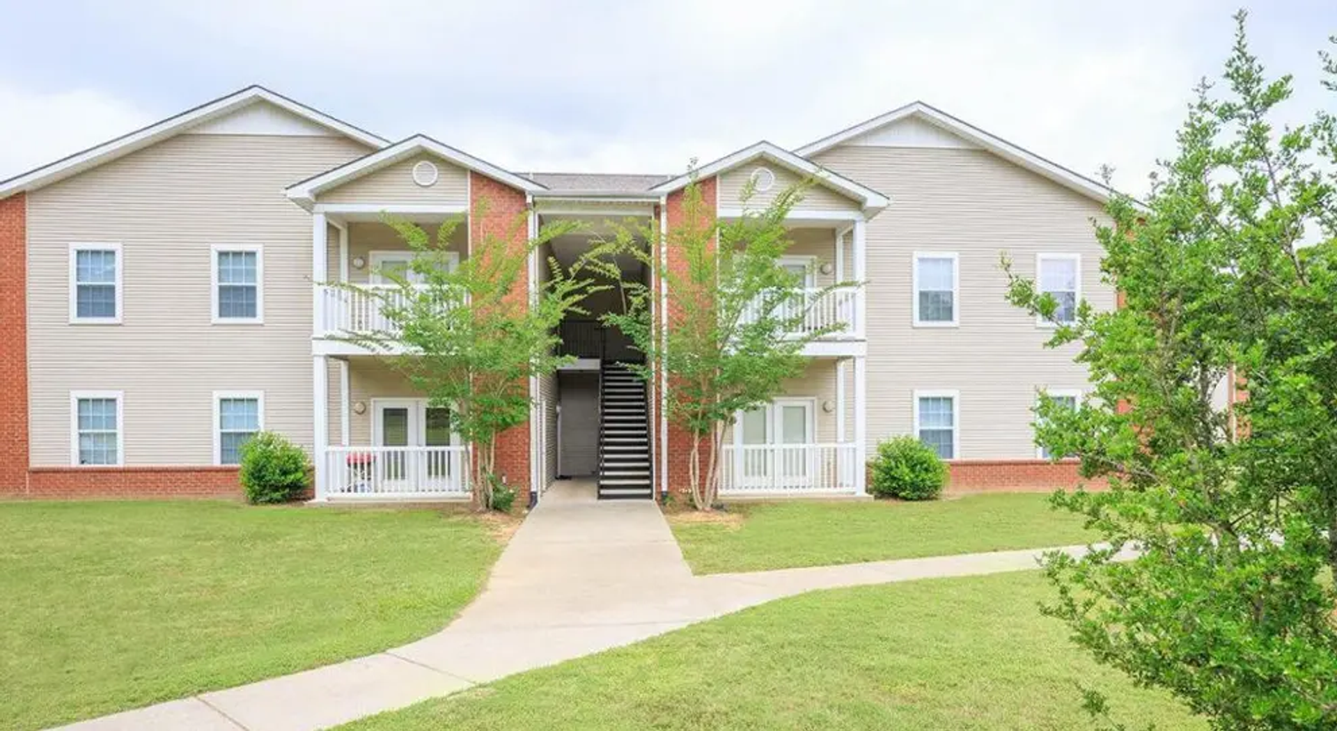 Laurel Apartment: 2600 Old Amy Rd.