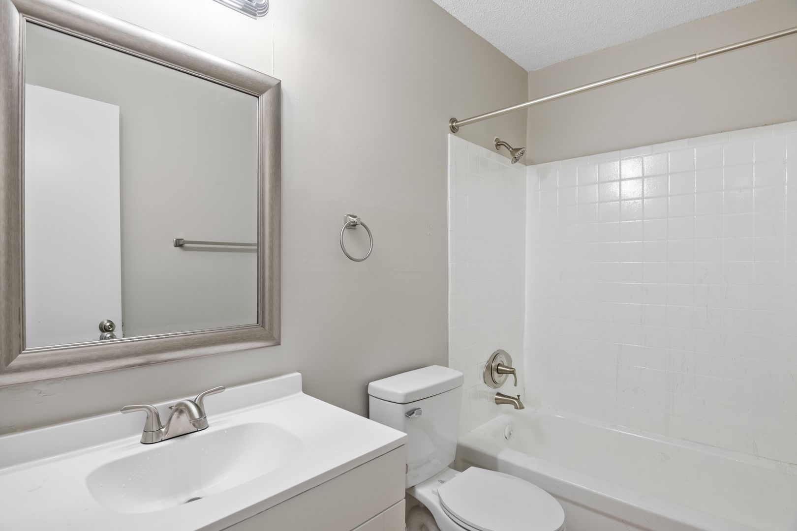 Colonial Pointe Apartments 9 of 15