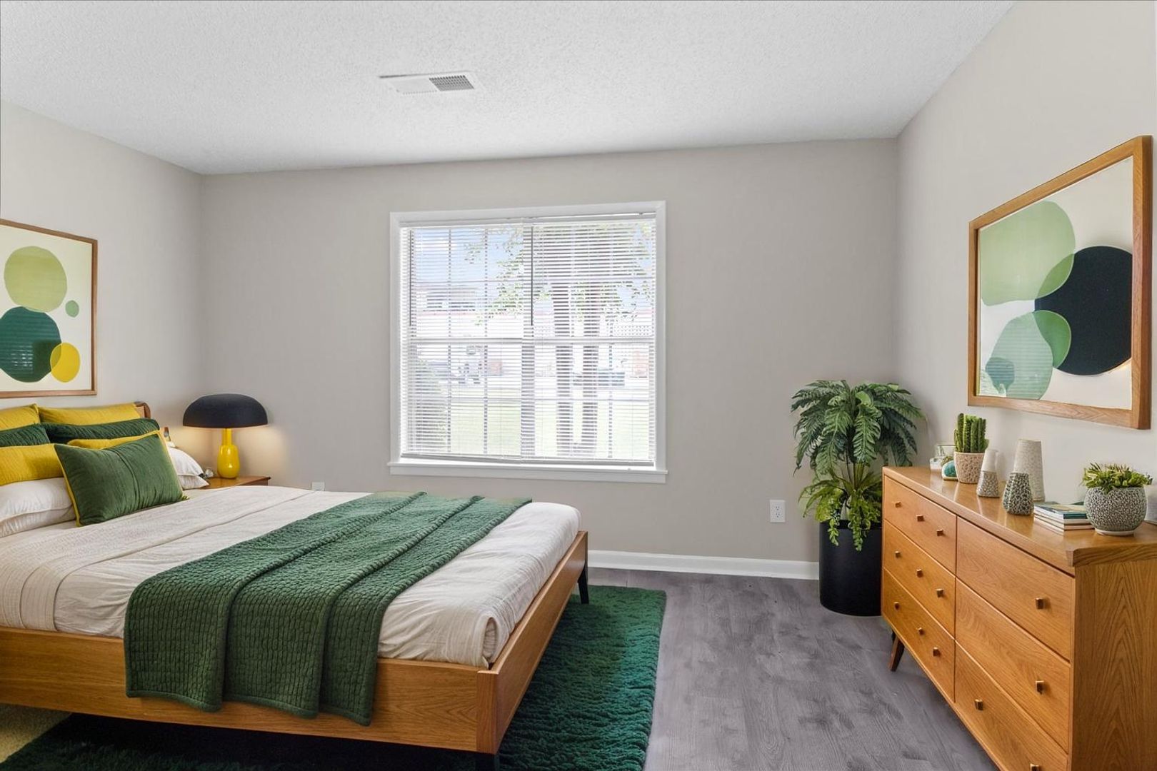 Gadsden Apartment: 403-409 S. 6th St.