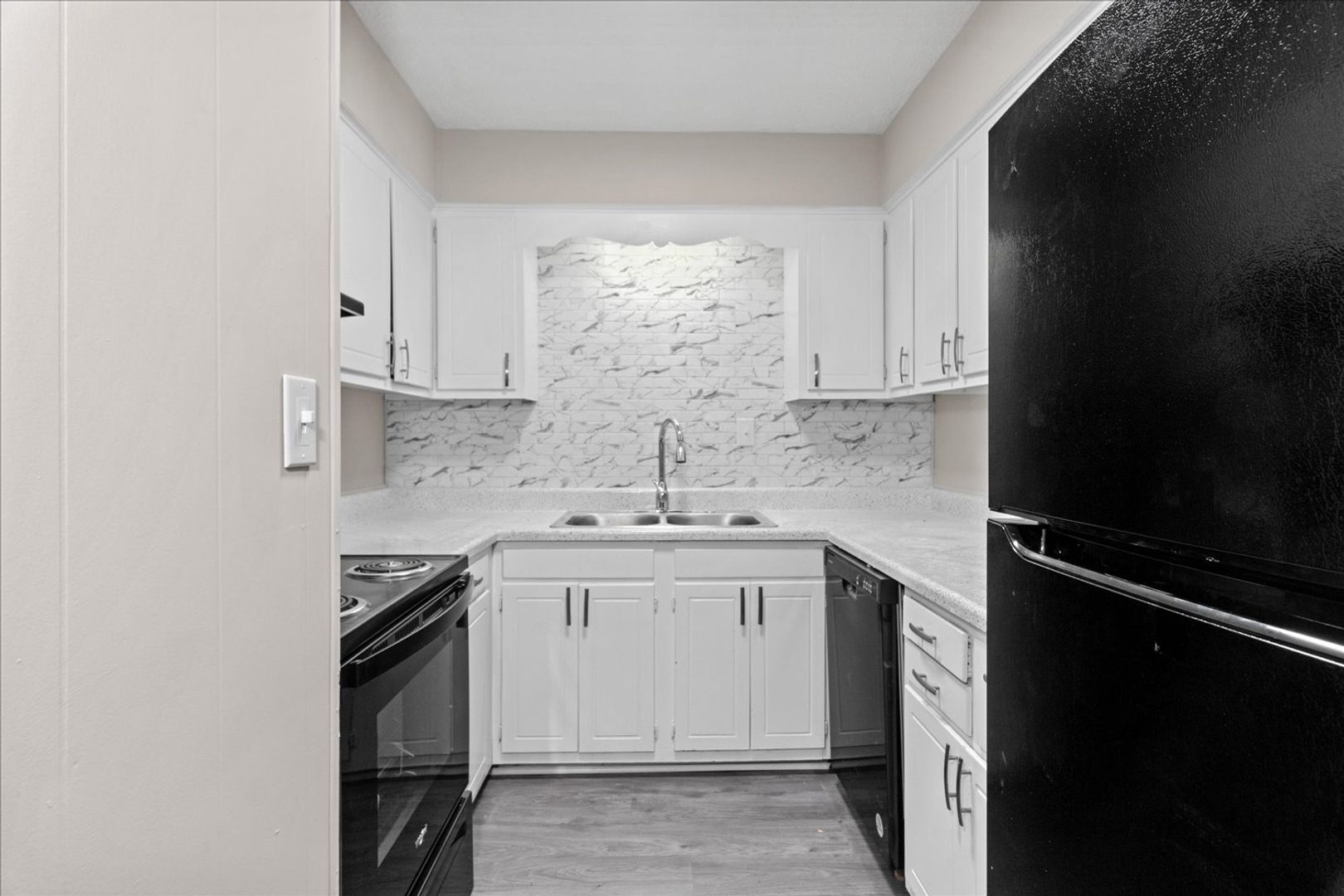 Chateau Apartments 4 of 15