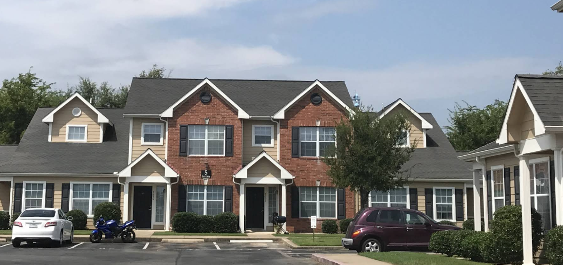 Paris Apartment: 1715 N. Main St.