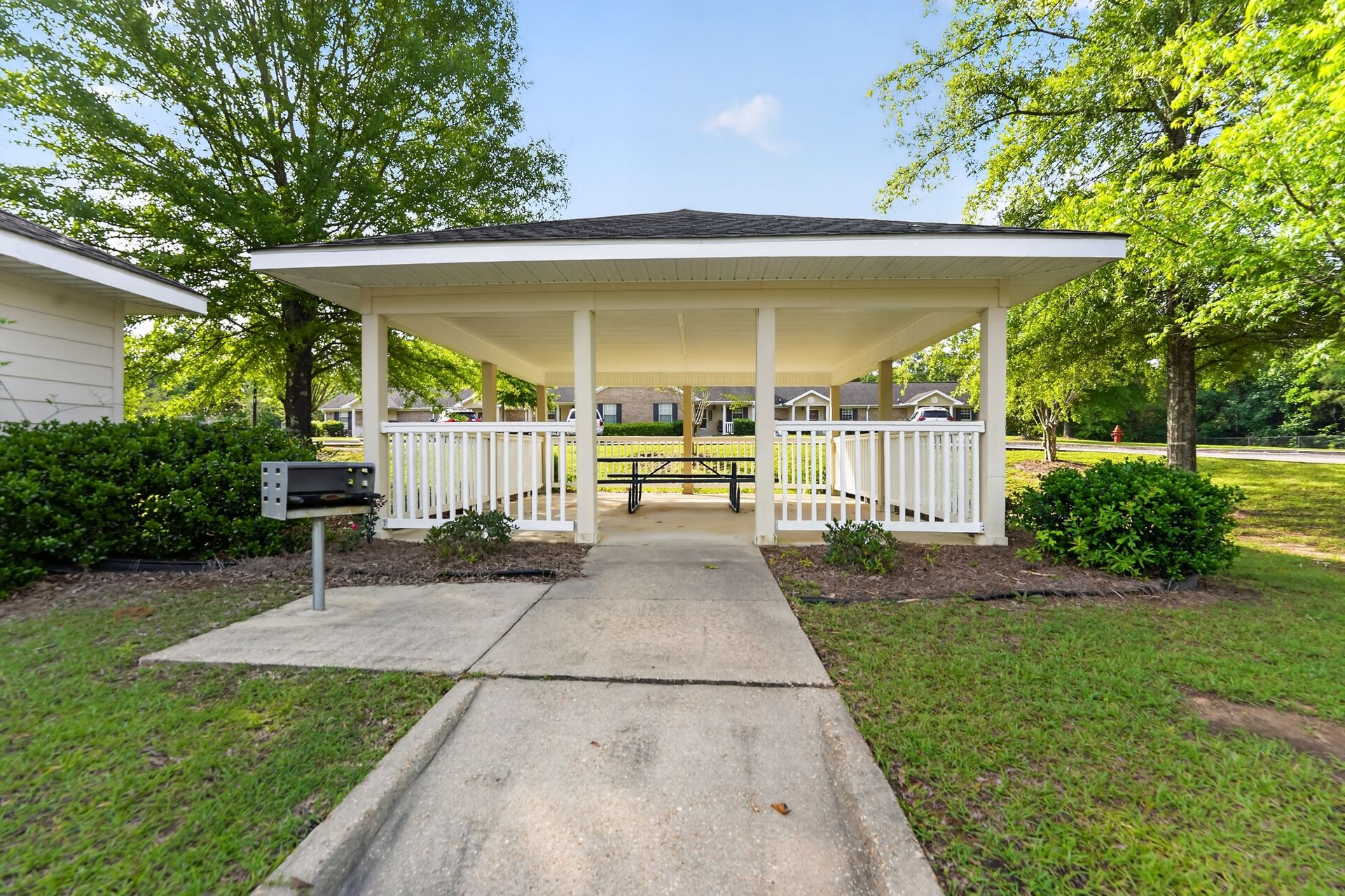 Country Club Cottages 5 of 12