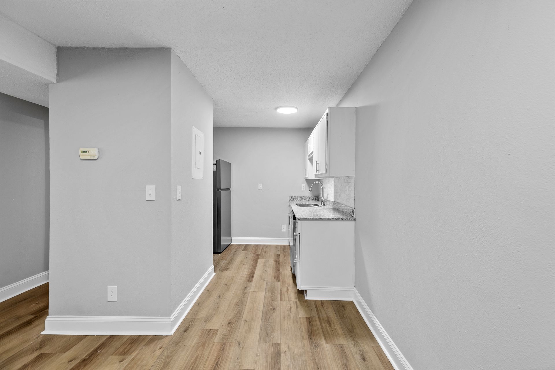 Pineview Apartments 7 of 12