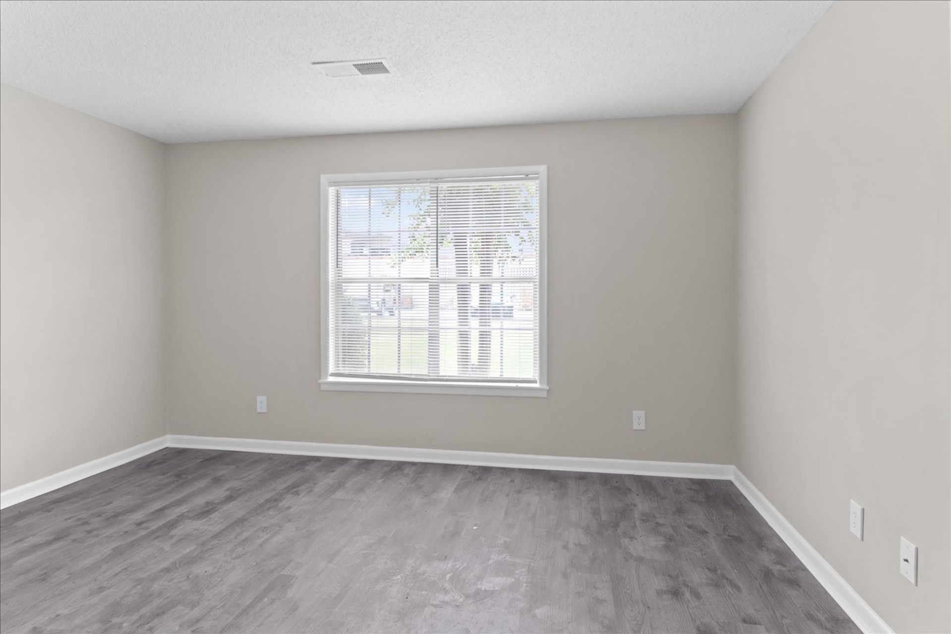 Chateau Apartments 8 of 12