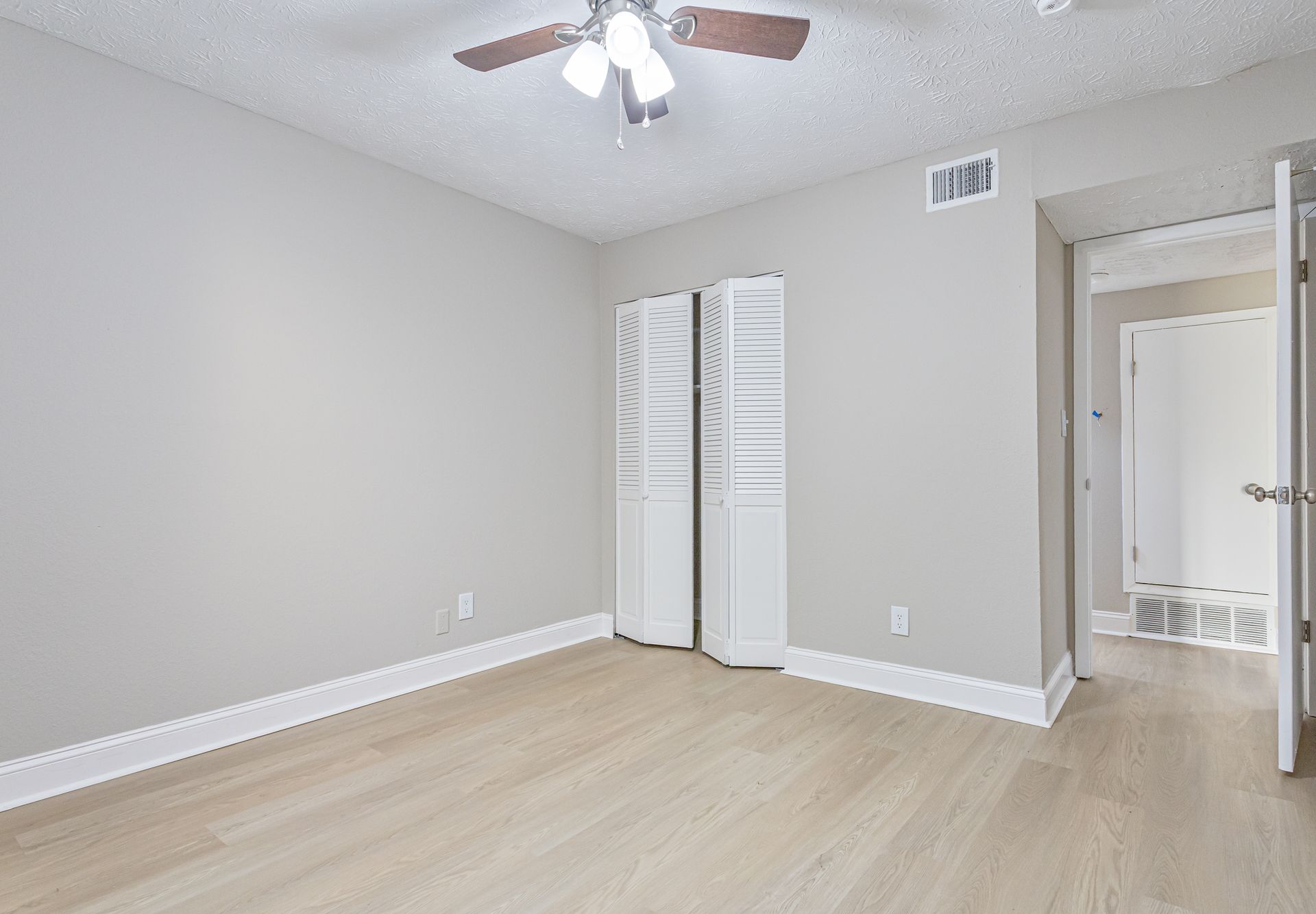 The Eastern Apartments 8 of 12