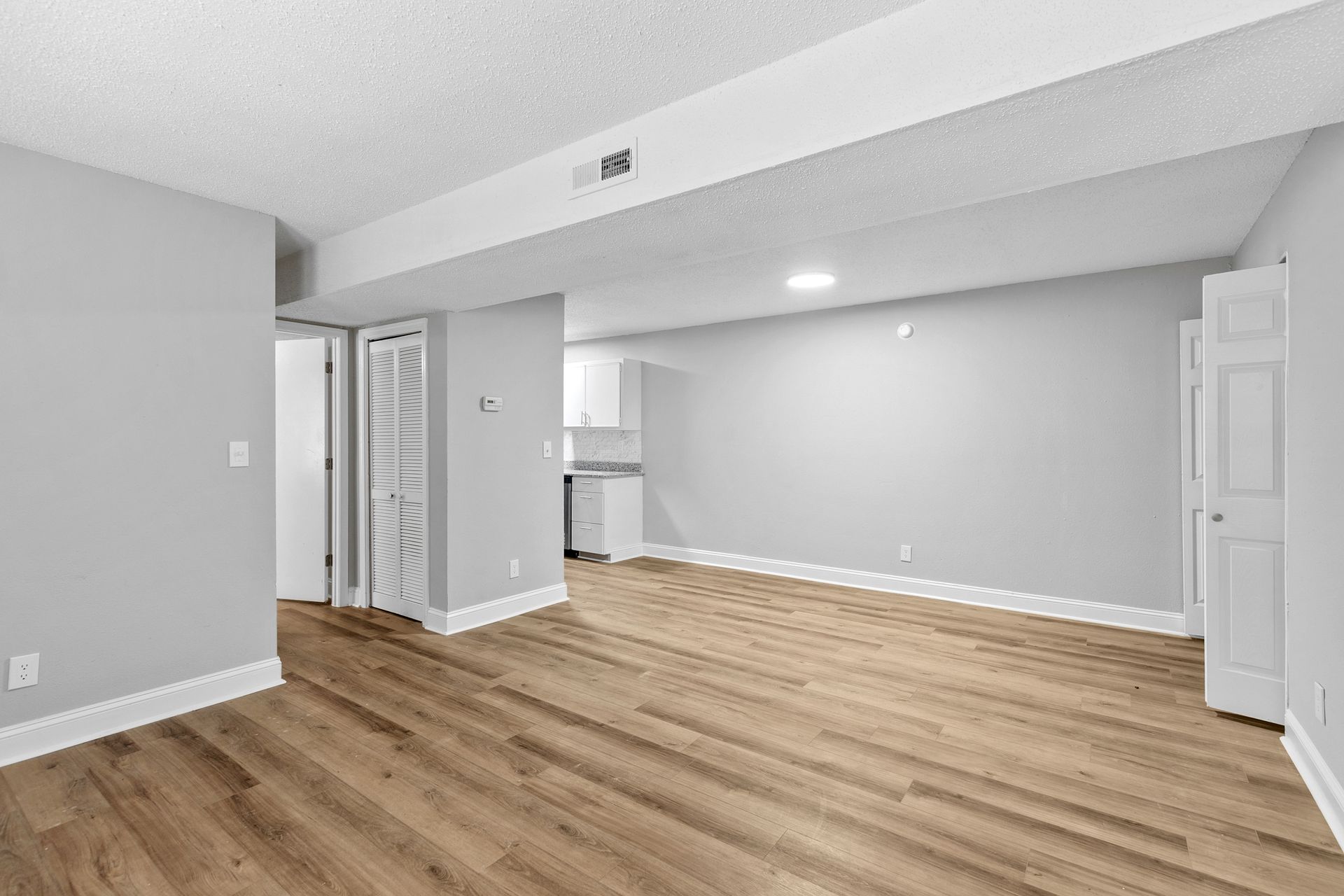 Pineview Apartments 5 of 12
