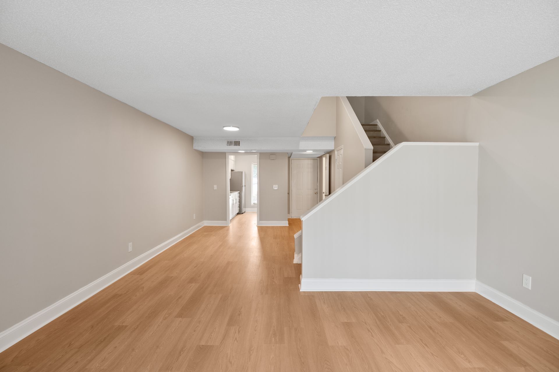 Colonial Pointe Apartments 7 of 12