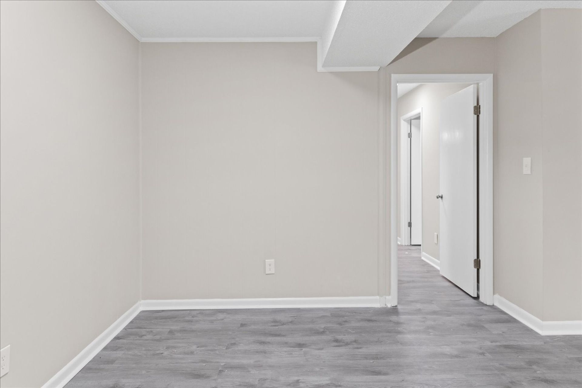 Chateau Apartments 7 of 12