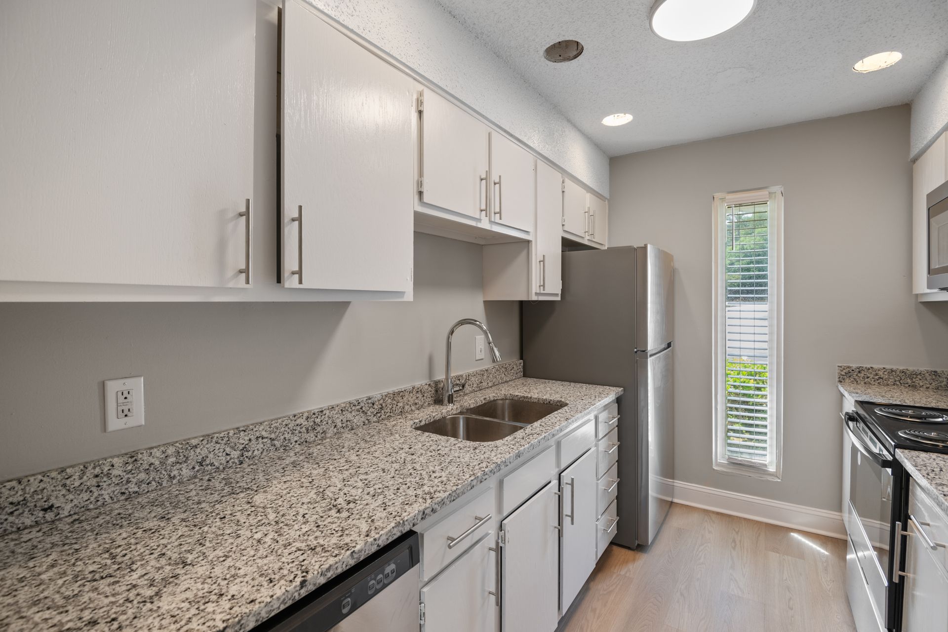 Colonial Pointe Apartments 9 of 12