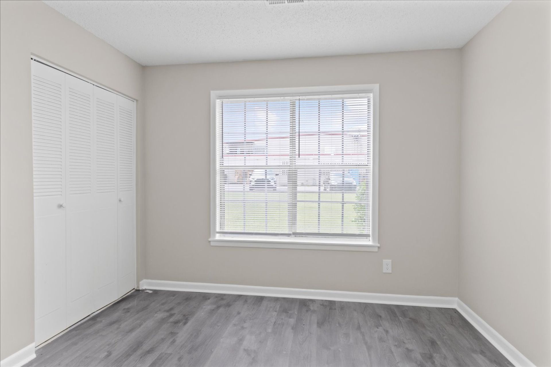 Chateau Apartments 4 of 12