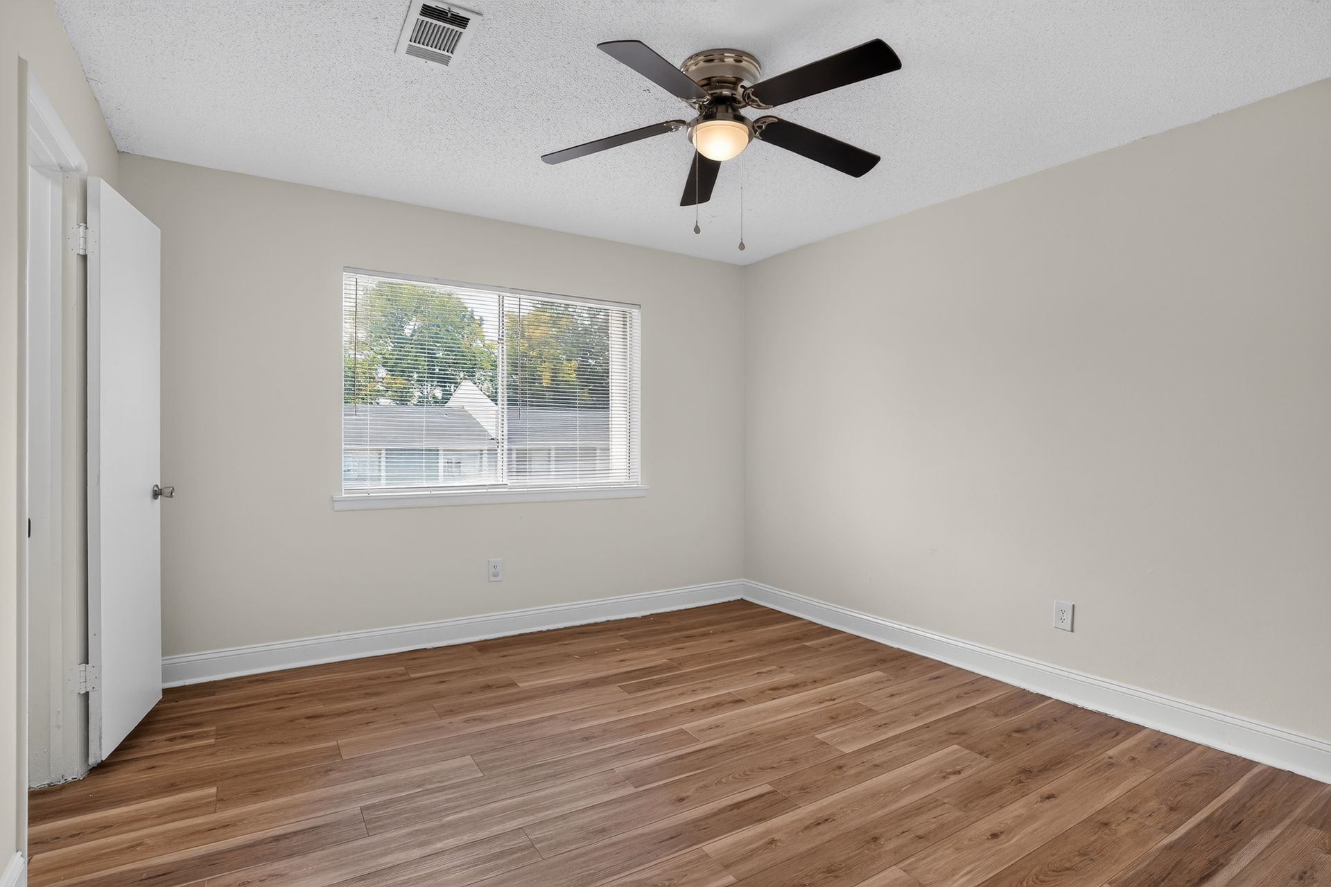 Beacon Pointe 11 of 12