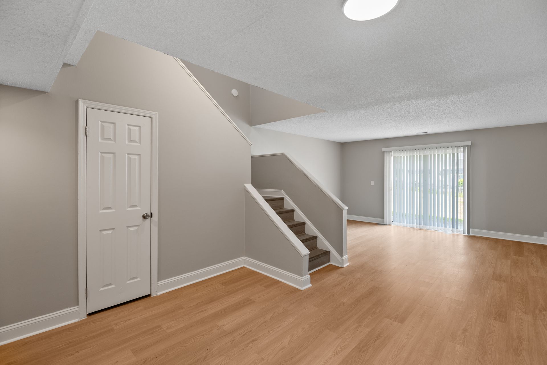 Colonial Pointe Apartments 6 of 12
