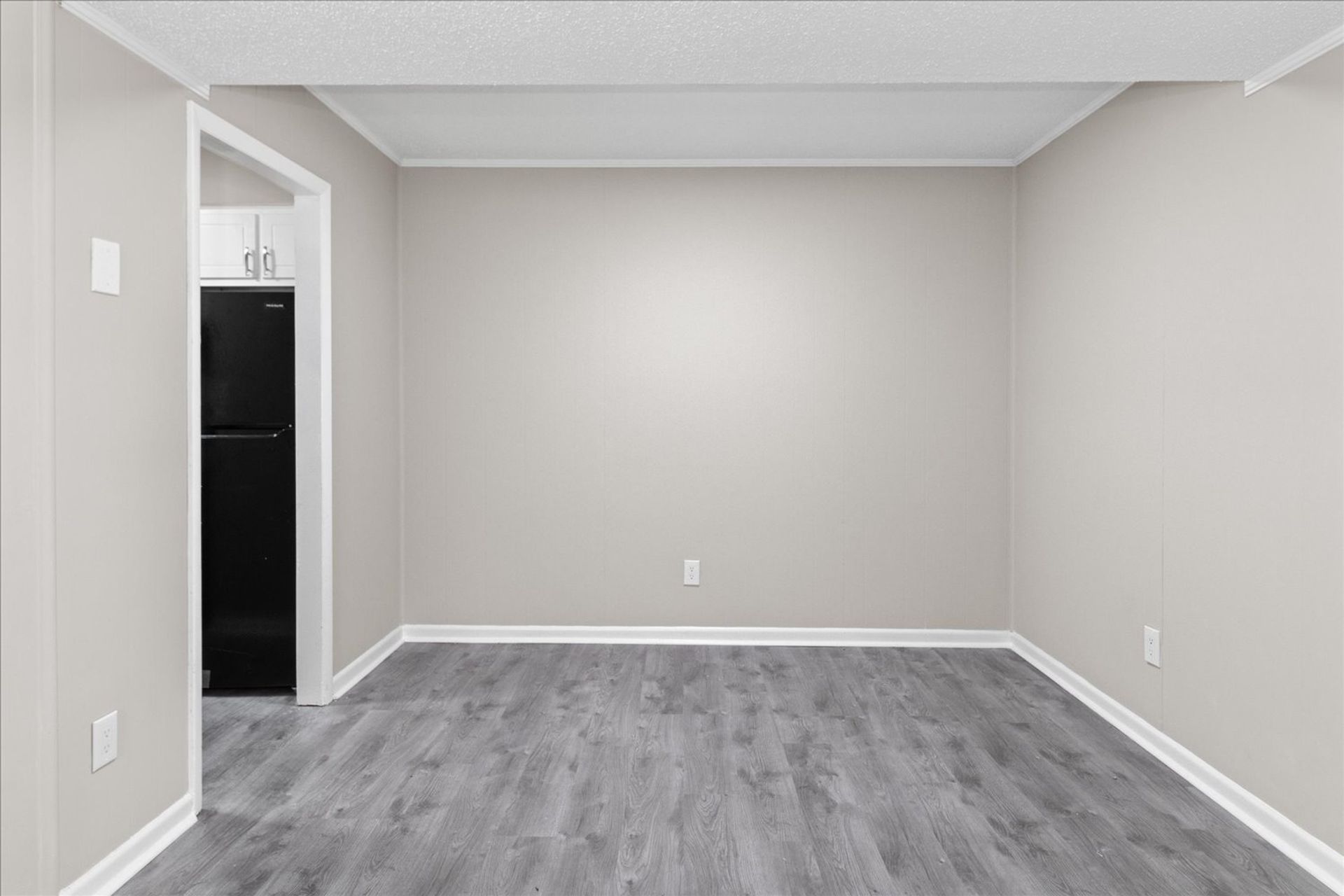 Chateau Apartments 6 of 12