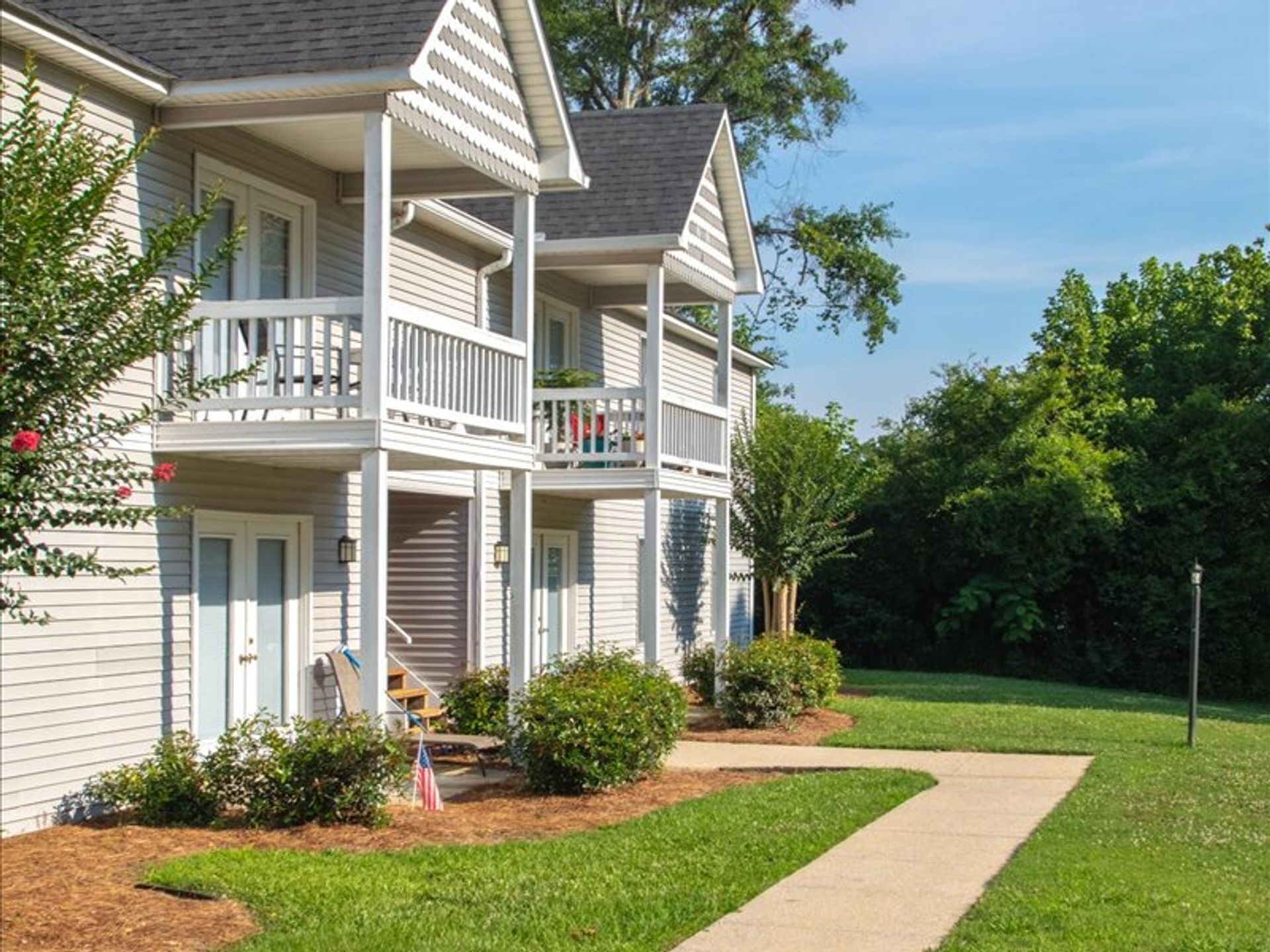 Newly Renovated 2 Bedroom, 2 Bathroom Apartments!