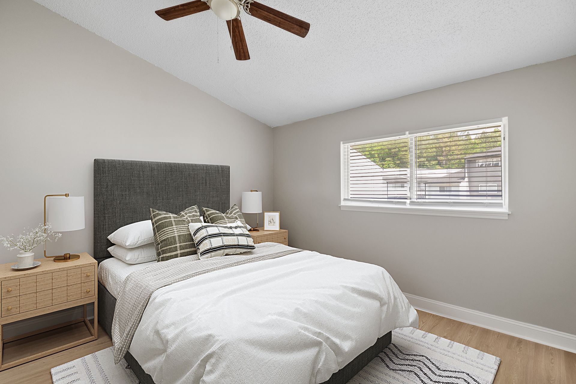 Colonial Pointe Apartments 3 of 12