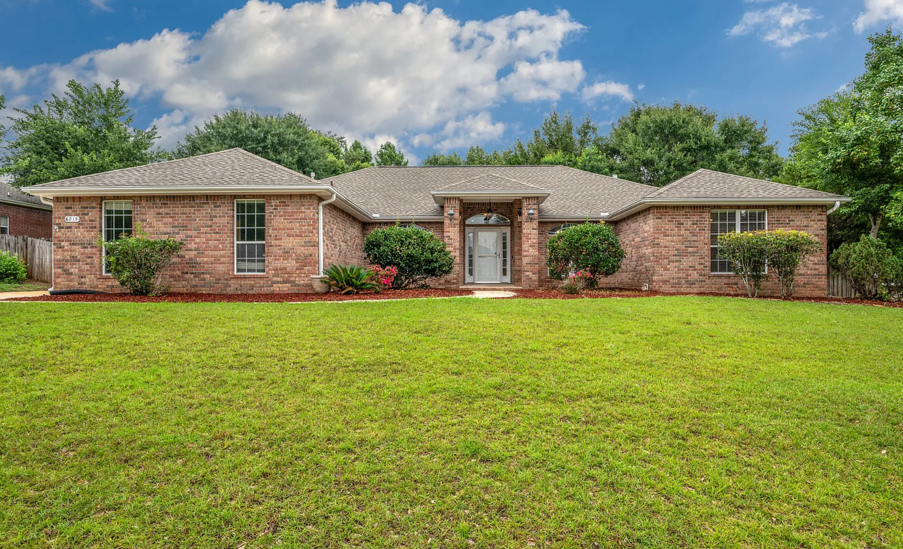 Crestview House: 6215 Shire Ln