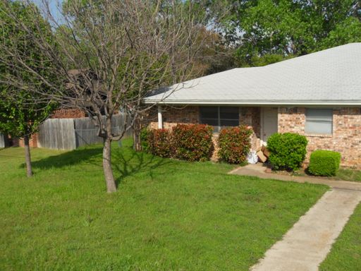 Spacious 2-Bedroom Duplex in North Richland Hills | Large Family Room & Birdville ISD – photo 1