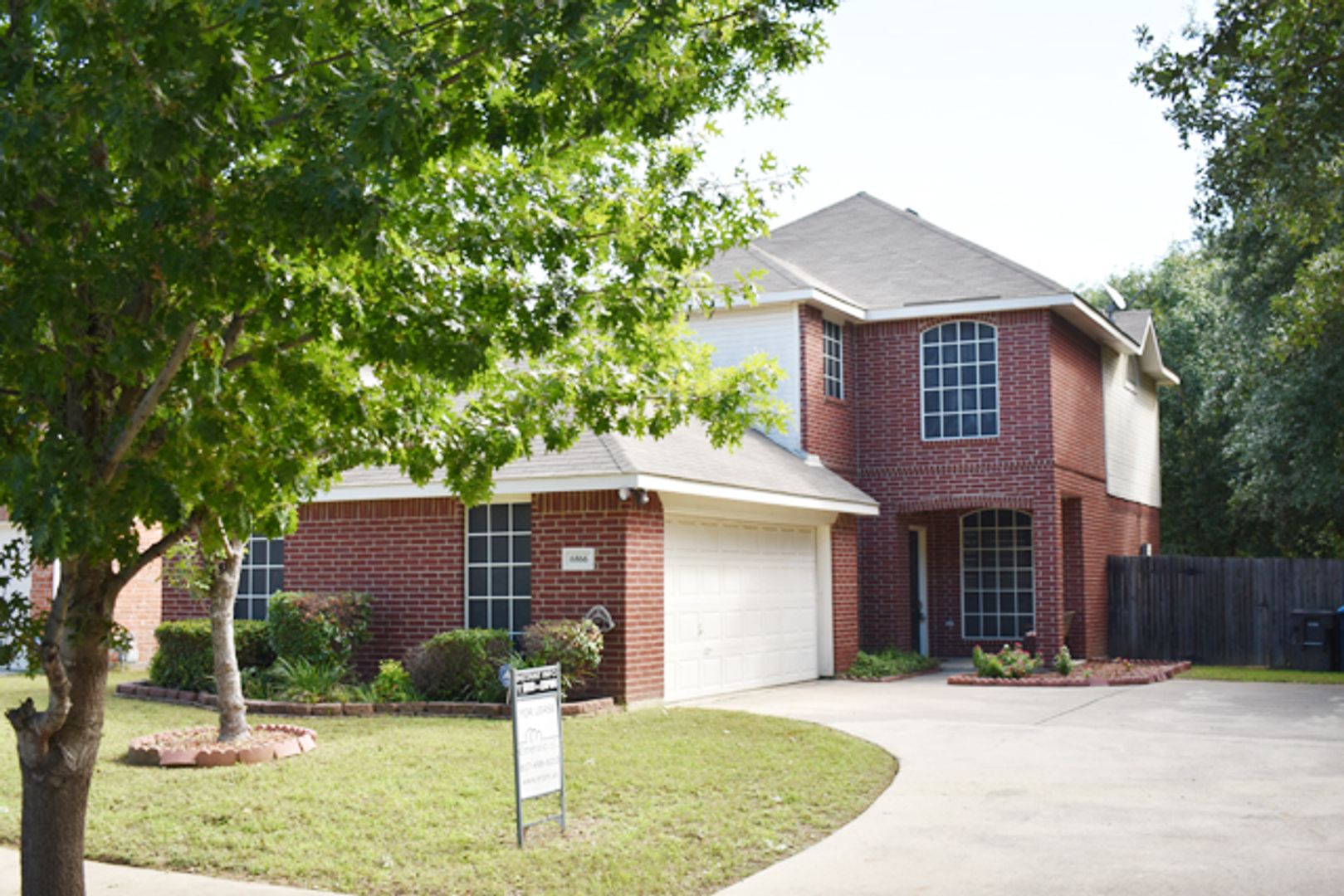 Fort Worth House: 6866 Amberdale Drive