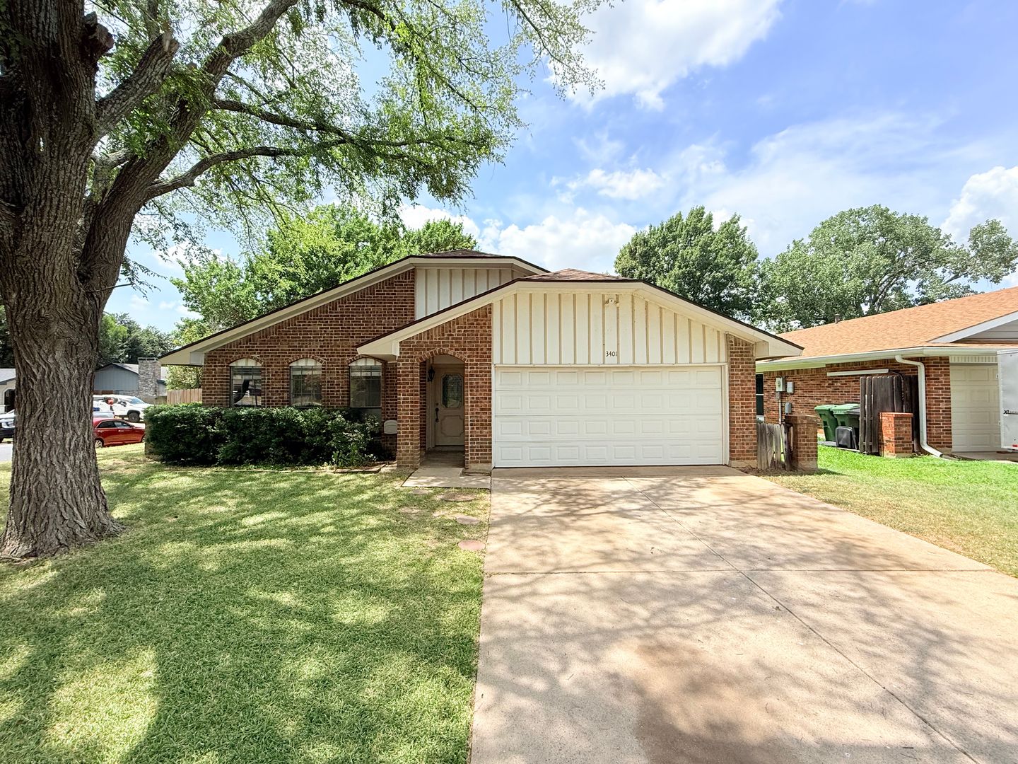Bedford House: 3401 W Sage Court