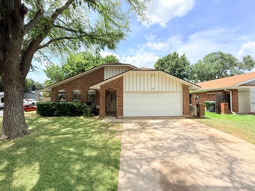 AVAILABLE NOW - Charming Bedford Home on a Cul-de-Sac | 2 Living Areas, Large Corner Lot & HEB ISD - 3401 W Sage Court Bedford TX – photo 1