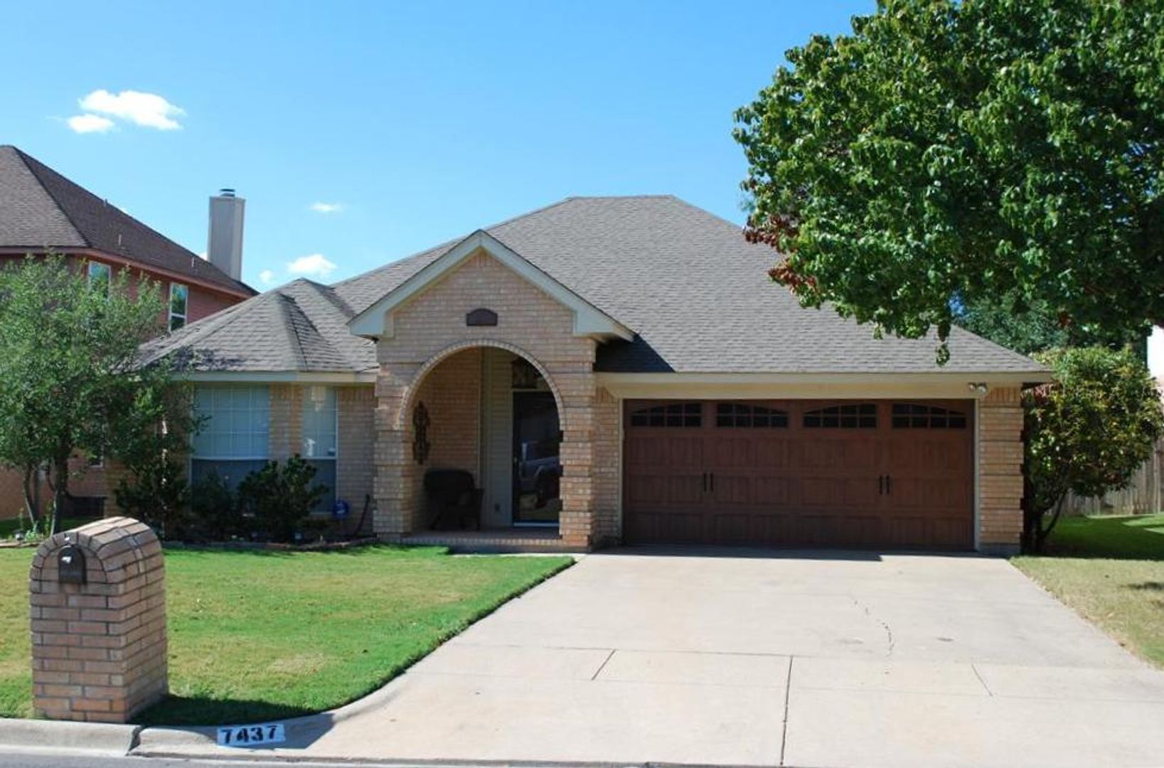 North Richland Hills House: 7437 Steward Lane