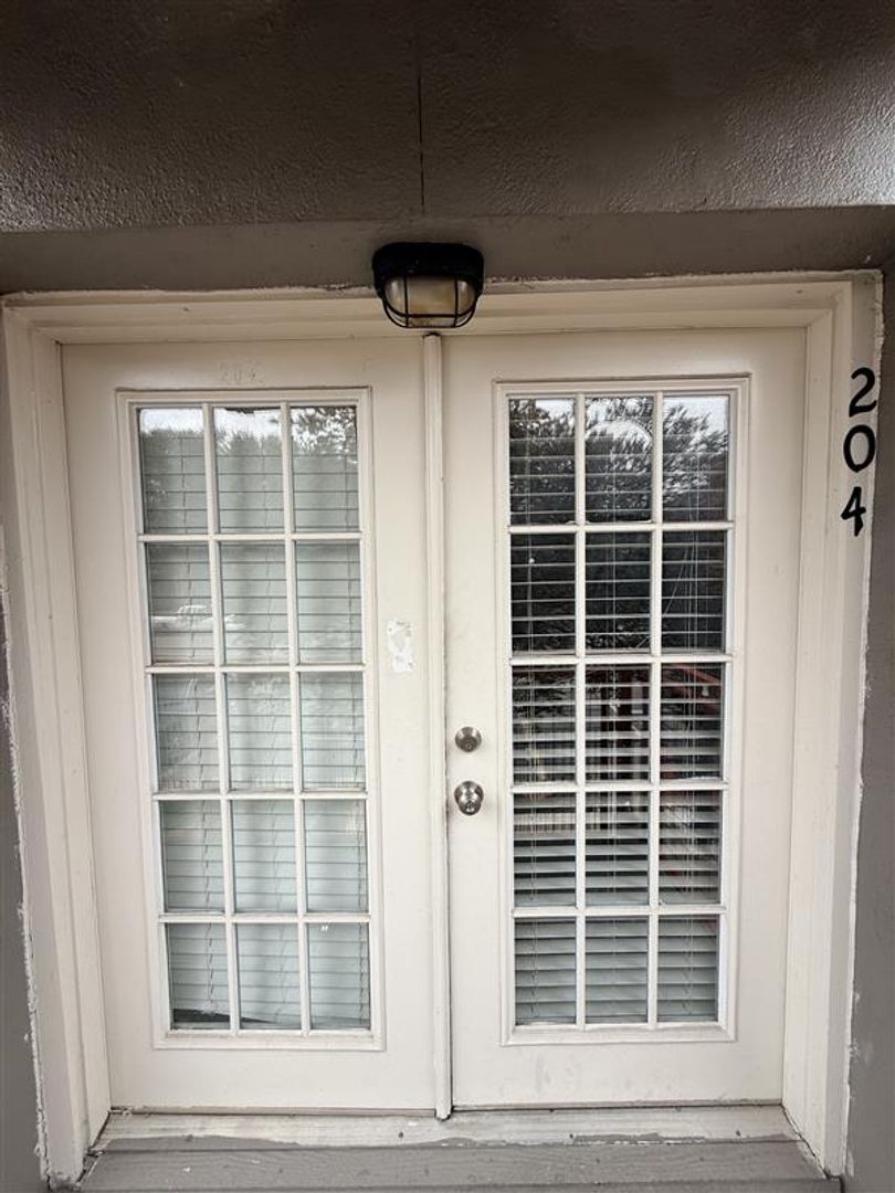 Dallas Apartment: 4335 Cedar Springs Road [LO]