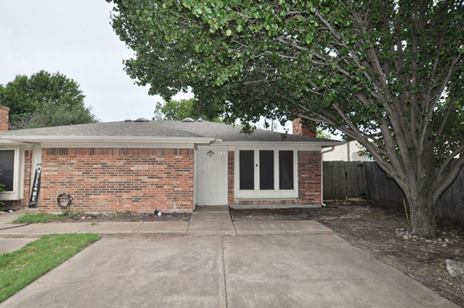 Keller House: 108 Navajo Drive