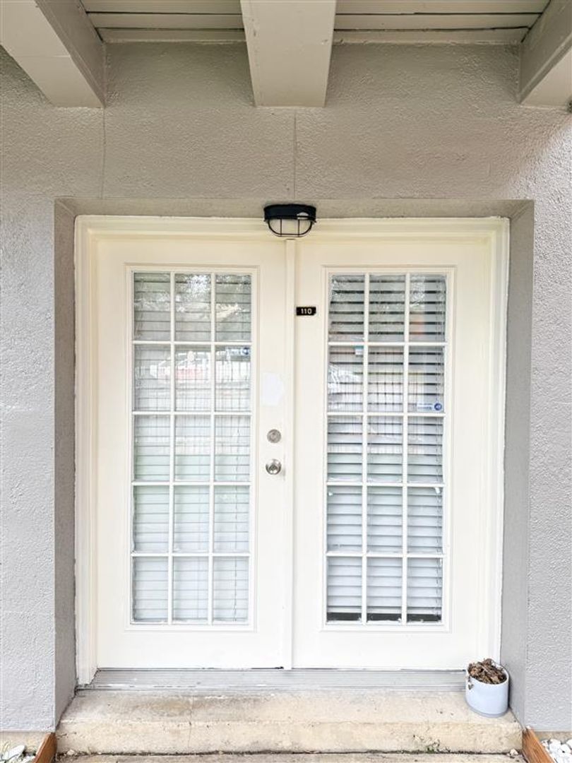 Dallas Apartment: 4335 Cedar Springs Road [LO]